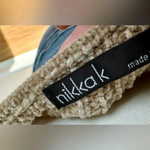 Nikkak Crop Tank Womens Size Medium - Picture 5 of 5